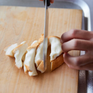 【POINT】食パンを棒状に切ったら…。
