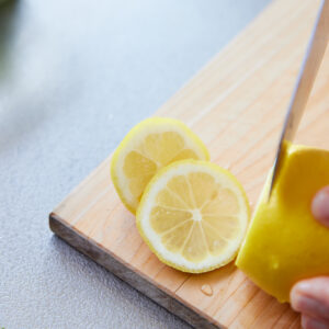 【POINT】輪切りレモンでさわやか風味をプラス。