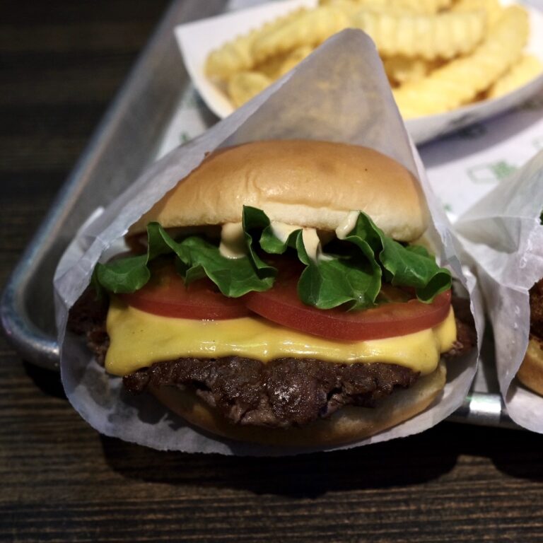 「Shack Burger」シングル869円。
