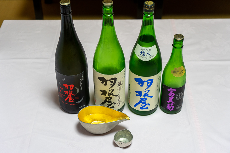 酒器は富山県西部、高岡でつくられるスズ製のもの。