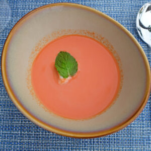 赤パプリカの冷製スープ。