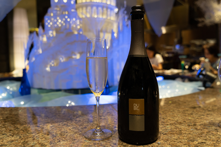 スパークリングワインの「ドゥブル」。作り手の〈フェウディ・ディ・サン・グレゴリオ〉は1986年創業。