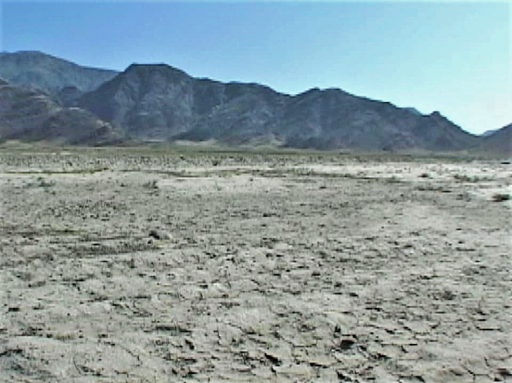 2003年5月、乾いた大地。（写真提供：日本電波ニュース社）