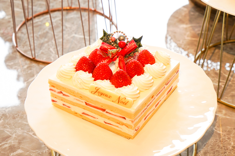 「低糖質ショートケーキ」要予約 14cm×14cm 6,200円。