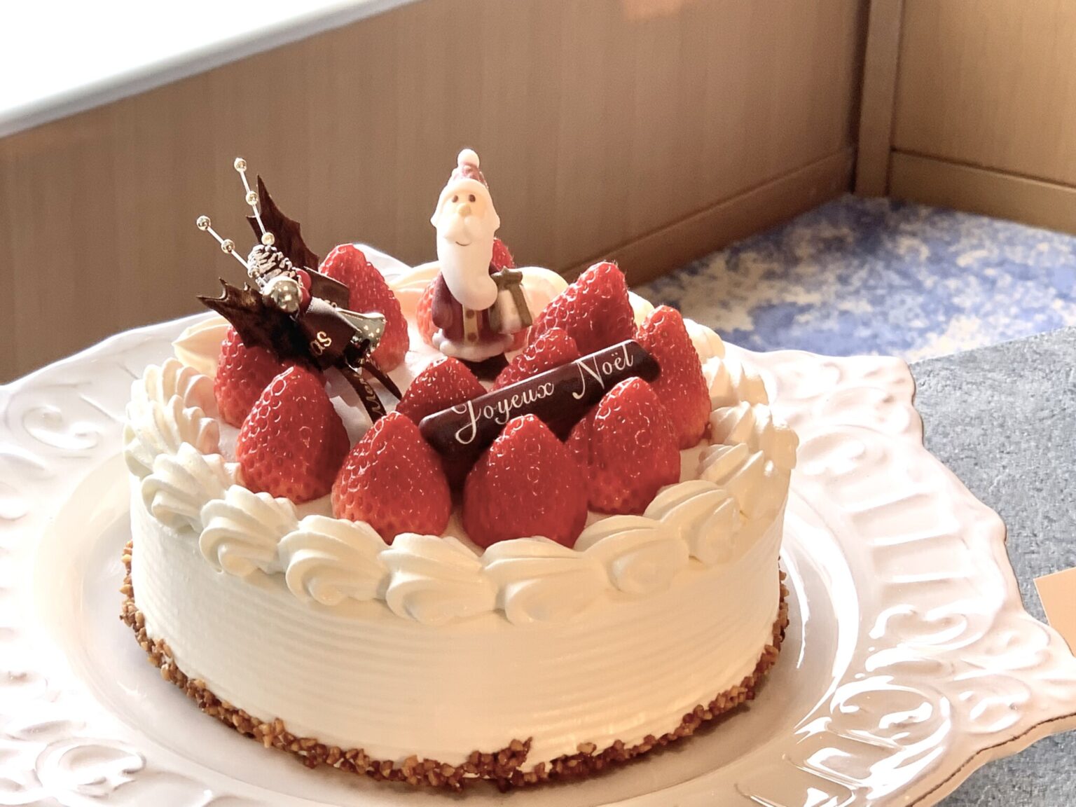 「嘉山農園の苺ショートケーキ」4号　直径12cm、高さ5cm（4,500円）/ 5号　直径15cm、高さ5cm（5,500円）。