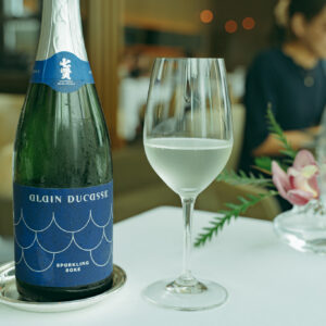「Alain Ducasse Sparkling Sake」。