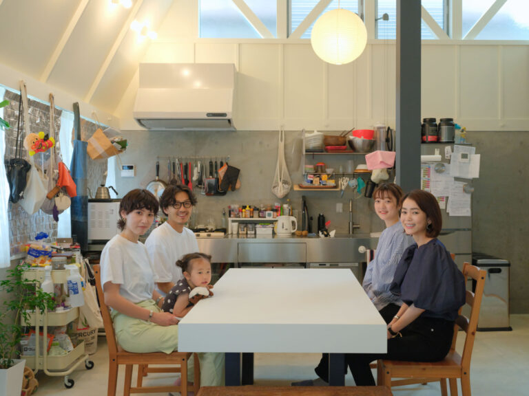 佐藤 裕・有美夫妻
さとう・ゆう(夫)/整骨院運営。趣味は木工家具製作。さとう・ゆみ(妻)/美容サロン勤務。ゆくゆくは自宅1階に、家具製作の工房やまつげエクステのサロンを開設したい。(左)
ハナコラボ パートナー | 和田早矢
わだ・さや/ハナコラボ パートナー、フリーアナウンサー。不動産とIT関連会社〈ツクルバ〉のコミュニティマネジャーとしても活動。中古マンションのリノベーションを計画中。
ハナコラボ パートナー | 石井保子
いしい・やすこ/ハナコラボ パートナー、アロマ空間デザイナー。〈IRiS Tokyo Inc.〉主宰。アロマの機能性とインテリアのデザイン性を融合した空間づくりを提案。 佐藤 裕・有美夫妻
さとう・ゆう(夫)/整骨院運営。趣味は木工家具製作。さとう・ゆみ(妻)/美容サロン勤務。ゆくゆくは自宅1階に、家具製作の工房やまつげエクステのサロンを開設したい。(左)
ハナコラボ パートナー | 和田早矢
わだ・さや/ハナコラボ パートナー、フリーアナウンサー。不動産とIT関連会社〈ツクルバ〉のコミュニティマネジャーとしても活動。中古マンションのリノベーションを計画中。
ハナコラボ パートナー | 石井保子
いしい・やすこ/ハナコラボ パートナー、アロマ空間デザイナー。〈IRiS Tokyo Inc.〉主宰。アロマの機能性とインテリアのデザイン性を融合した空間づくりを提案。
