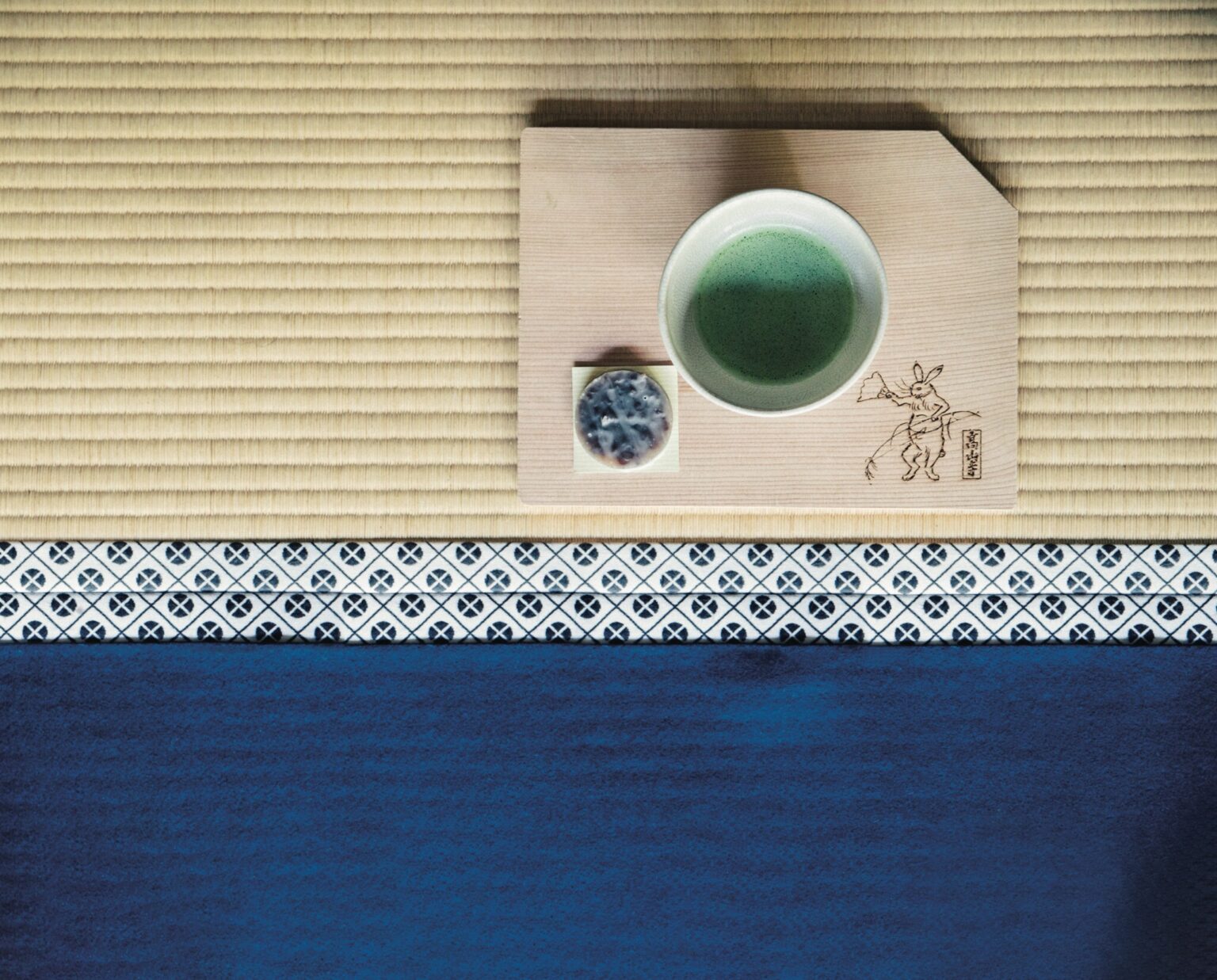 革新の繰り返しで伝統が育まれてきた京都では、茶の世界も常に新しいムーブメントが。老舗から最新店までを巡り、お茶と共にある豊かな時間を手に入れたい。写真は、栂尾山 高山寺。日本最古の茶園を持つ、茶栽培の起源となる古刹だ。
