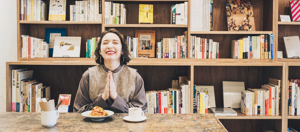 新潟・三条の喫茶〈SANJO PUBLISHING〉で、本を片手にナポリタン／Alice in Cafeland