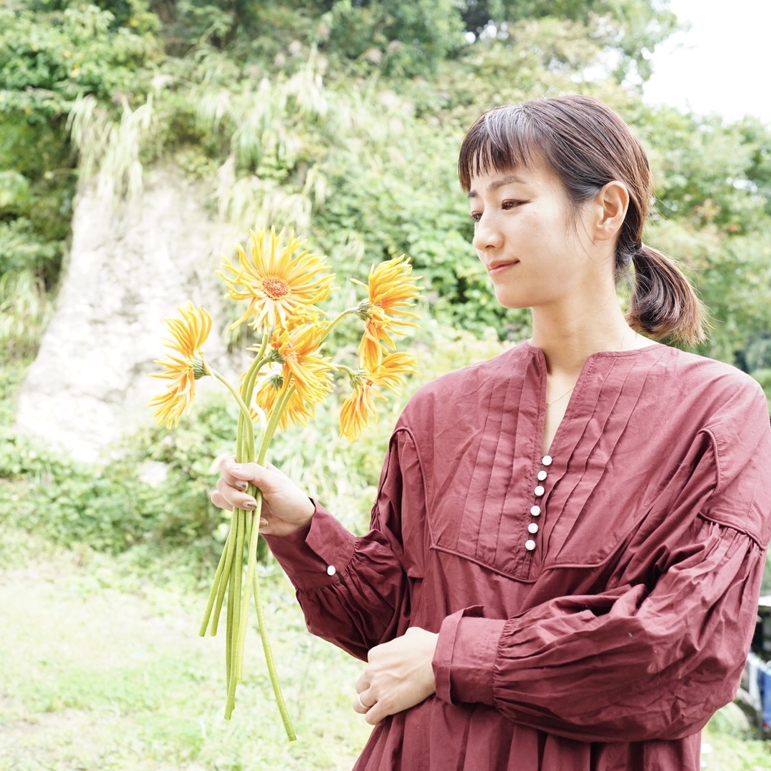 フラワーアーティスト・前田有紀さんが選ぶ、霜降の時期に飾りたい秋色の花。