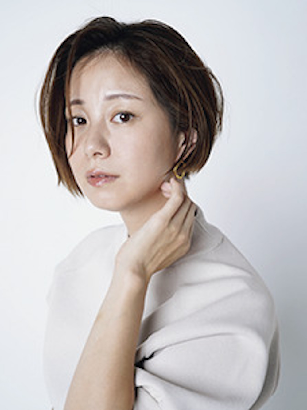 田中美保 たなか・みほ／東京都生まれ。女性誌を中心にモデルとして活躍。雑誌やWebメ ディアでの連載、ファッションブランド「RM STANDARD」の共同プロデュース など、活動は多岐にわたる。インスタグラム（@miho12tanaka）も人気。