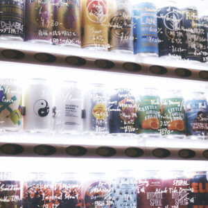 店舗脇にはクラフトビールが購入できる自動販売機を設置。新幹線に乗る前や、お土産で購入する人が多いそう。