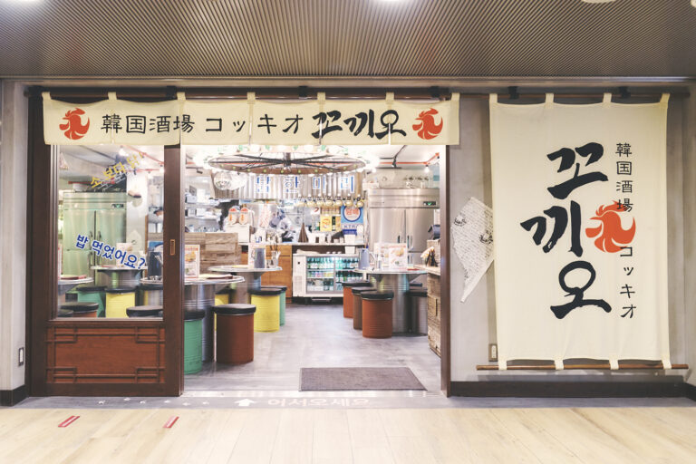 広々とした店内には、テーブル席が82席もある。 広々とした店内には、テーブル席が82席もある。