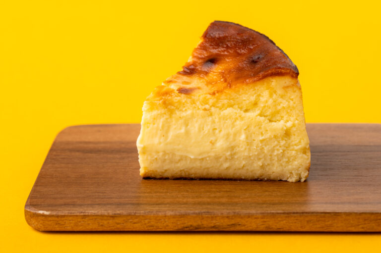 〈LESS〉のゴルゴンゾーラチーズケーキ