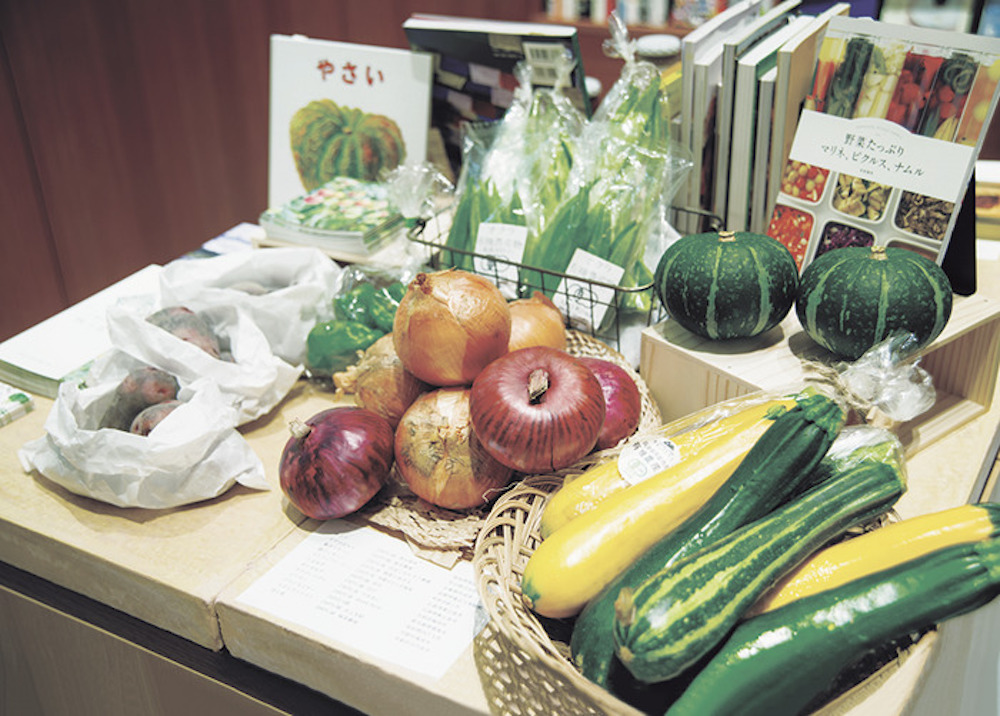 京都を中心に約300軒の取引農家から届く野菜類。
