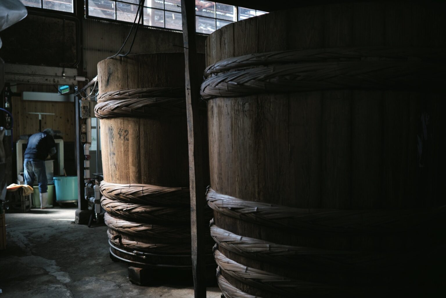 豊かな水源に恵まれ、寒暖差のある岡山・真庭市。この地域では古くから発酵文化が根付いている。味噌、日本酒、ワインにチーズ…真庭の風土が宿る発酵は、究極のテロワール。岡山発酵の旅へ！