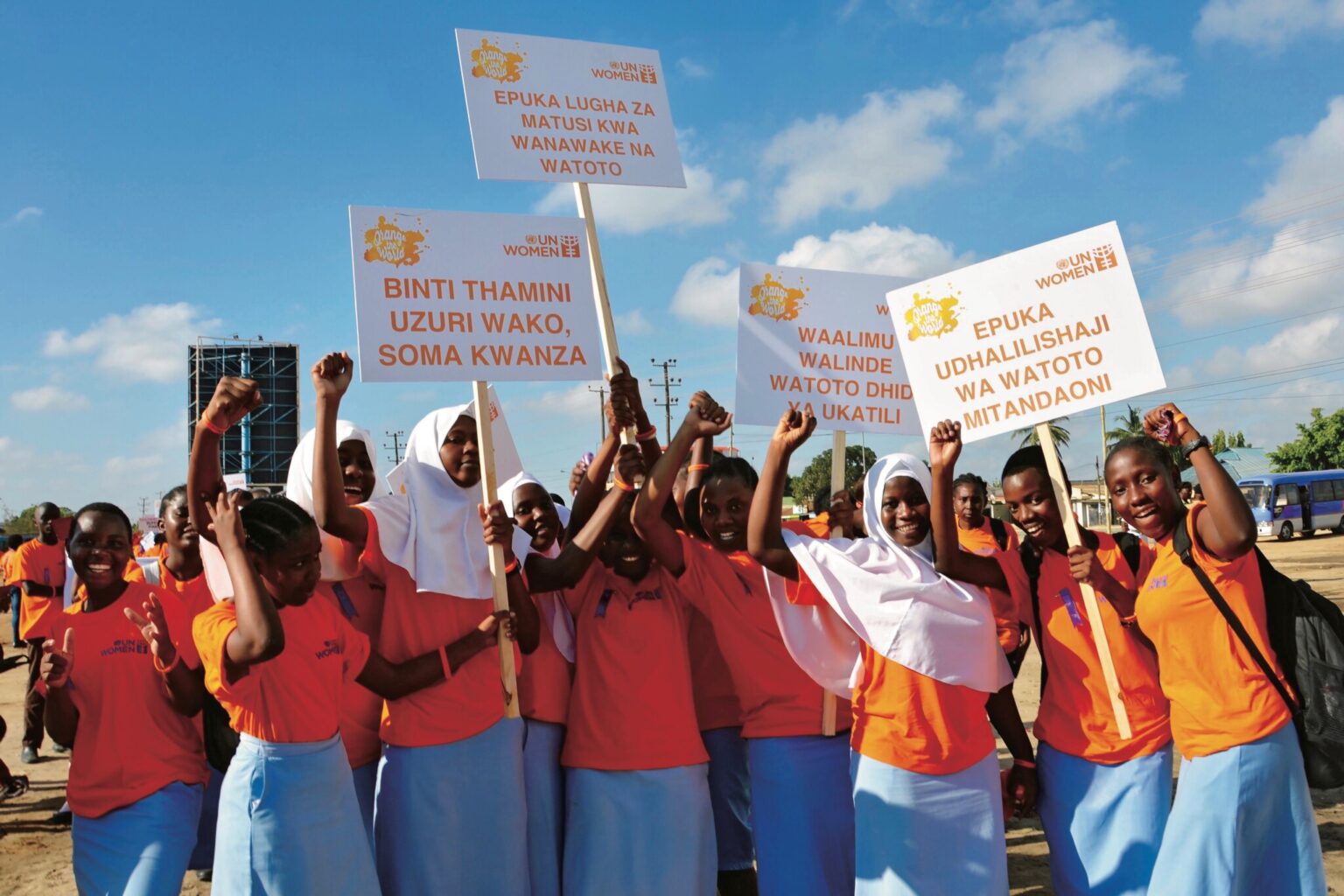 暴力のない未来を願う「Orange the World」。女性に対する暴力撤廃の国際デーである11月25日に始まり、12月10日の国際人権デーまでの16日間にわたって開催されるキャンペーン。暴力のない明るい未来を象徴するオレンジ色を使って連帯を示している。