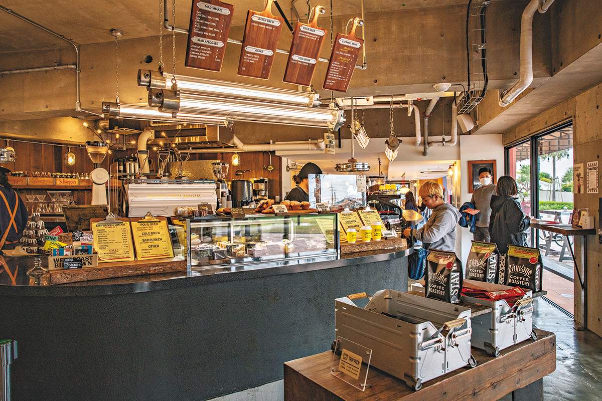 インダストリアルな雰囲気漂う店内は、まるでポートランドのコーヒーショップのよう。