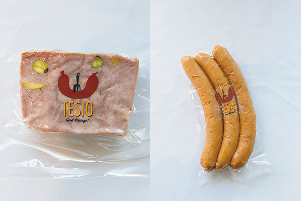 （左）「イチジクとナッツのレバーパテ」100g 630円。（右）スタンダードな「TESIOフランク」750円。