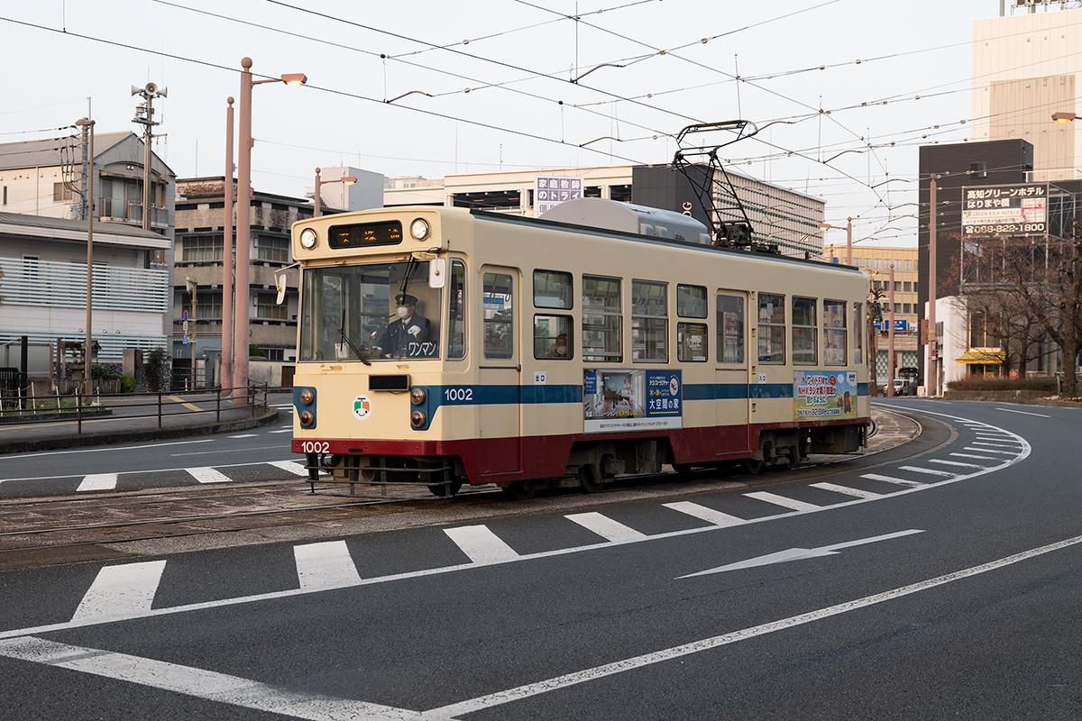 日本最古の路面電車“とさでん”。