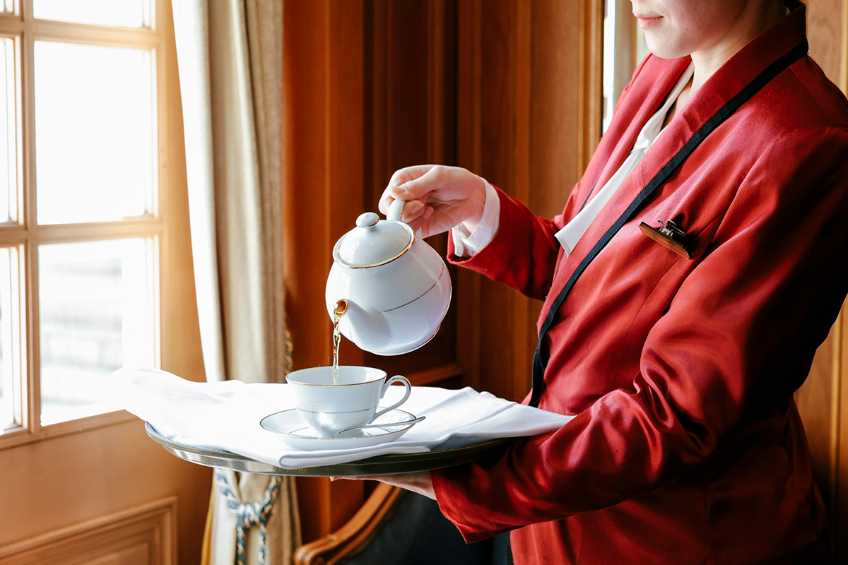 水色、香り、味の抽出にこだわった紅茶を提供。〈ラ・テラス〉はお茶にこだわり、日本紅茶協会による「おいしい紅茶の店」の認定も受けている。数種類の茶葉を揃えオリジナルブレンドも。