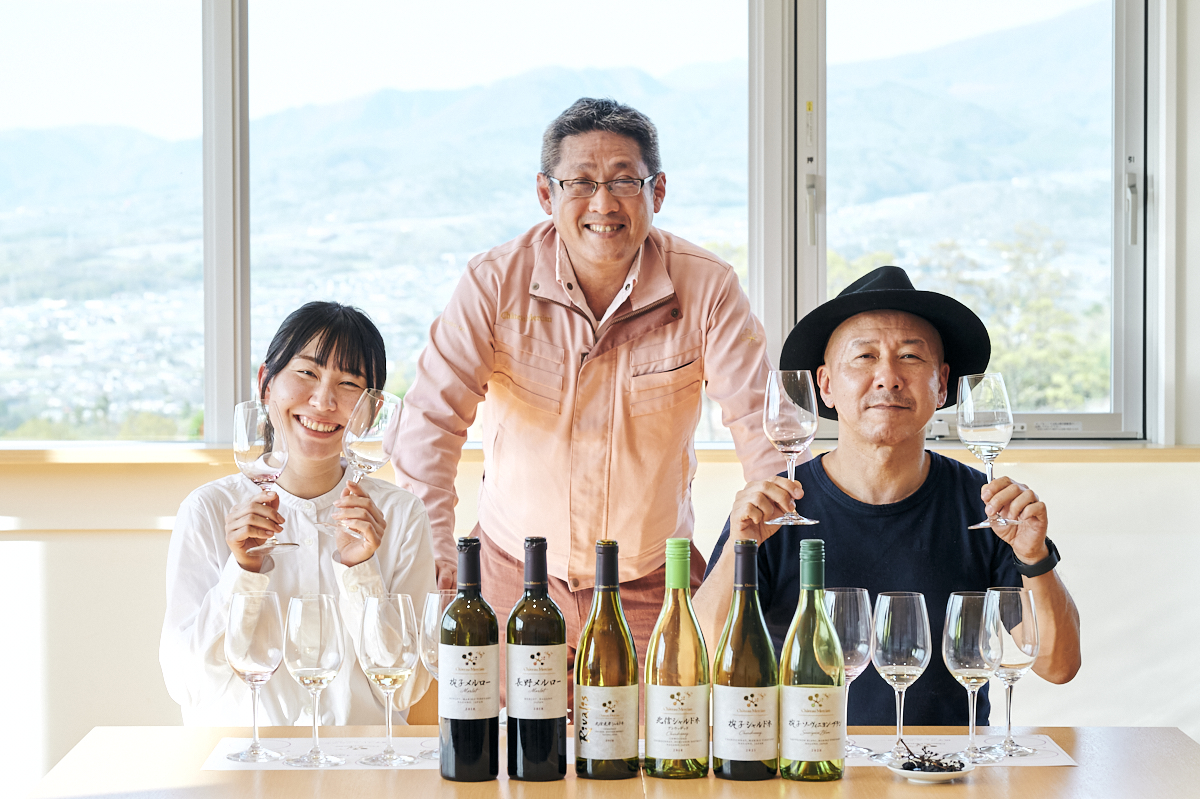 椀子ワイナリー長であり、チーフ・ワインメーカーでもある田村隆幸さんにワインについていろいろ質問しながらワインのテイスティング。今回は6本のワインをご用意いただきました！