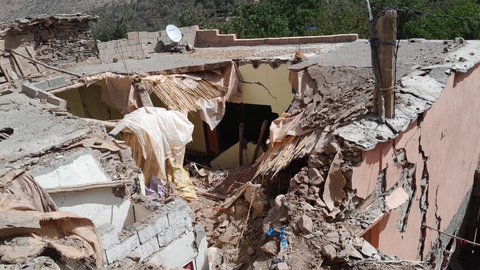 9月の地震の直後、モロッコのスタッフが撮影した現地の様子。Fatima Moroccoの工房も被災した。