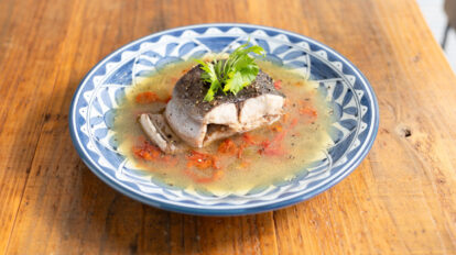 【富山県・氷見市エリア】魚介料理を出すサウナ！？寿司やワイナリーまで、おいしい氷見のトピックス5選。