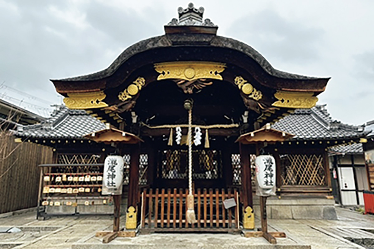 現在の社殿は、江戸時代後期に再建されたもの。檜皮葺きの本殿は貴船神社奥院旧殿を移築。本殿の特別拝観は2月29日まで。