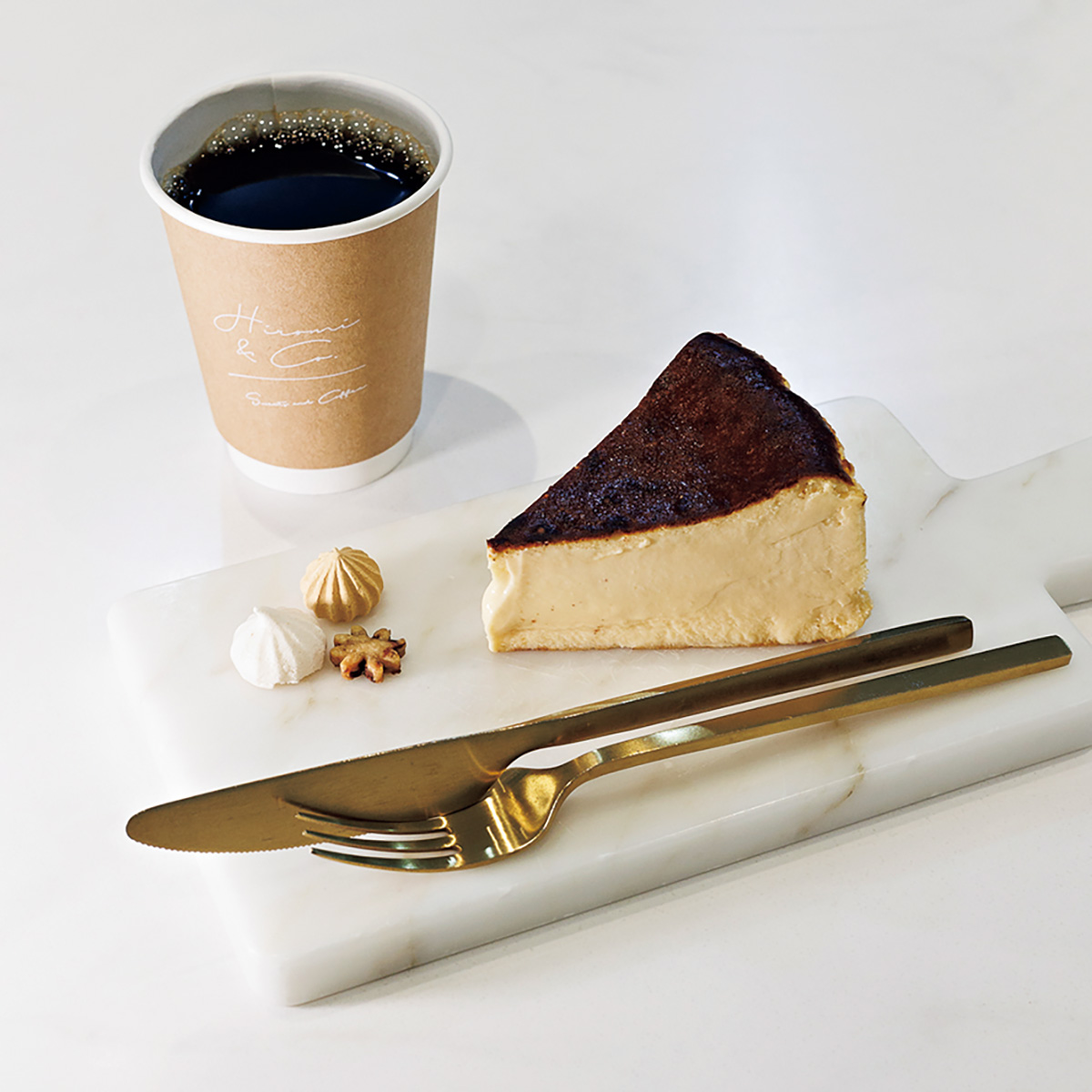 Hiromi & co.のケーキとコーヒー