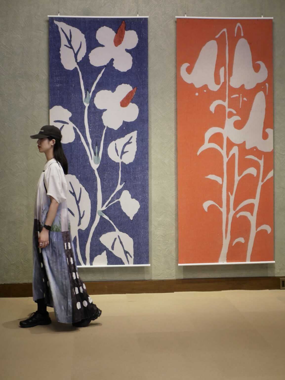 会場風景
《封筒「どくだみ」》、《封筒「つりがね草」》のデザインがあしらわれている