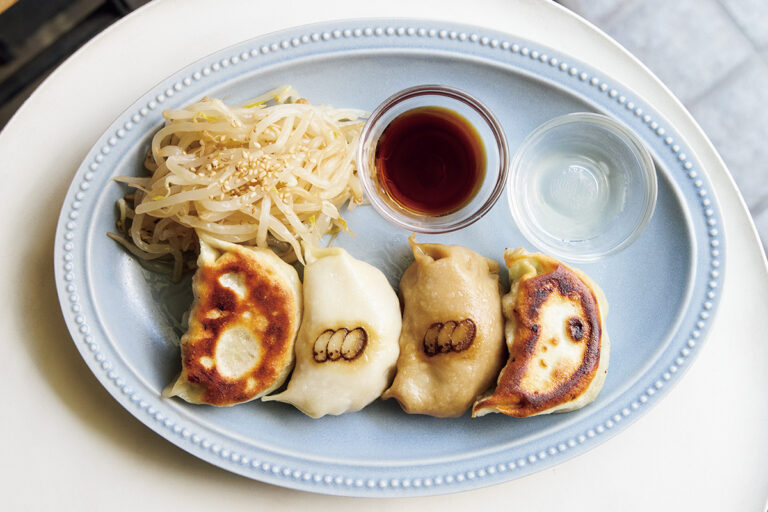 代々木上原〈餃子カフェ FIL#〉の「4 種の餃子定食」