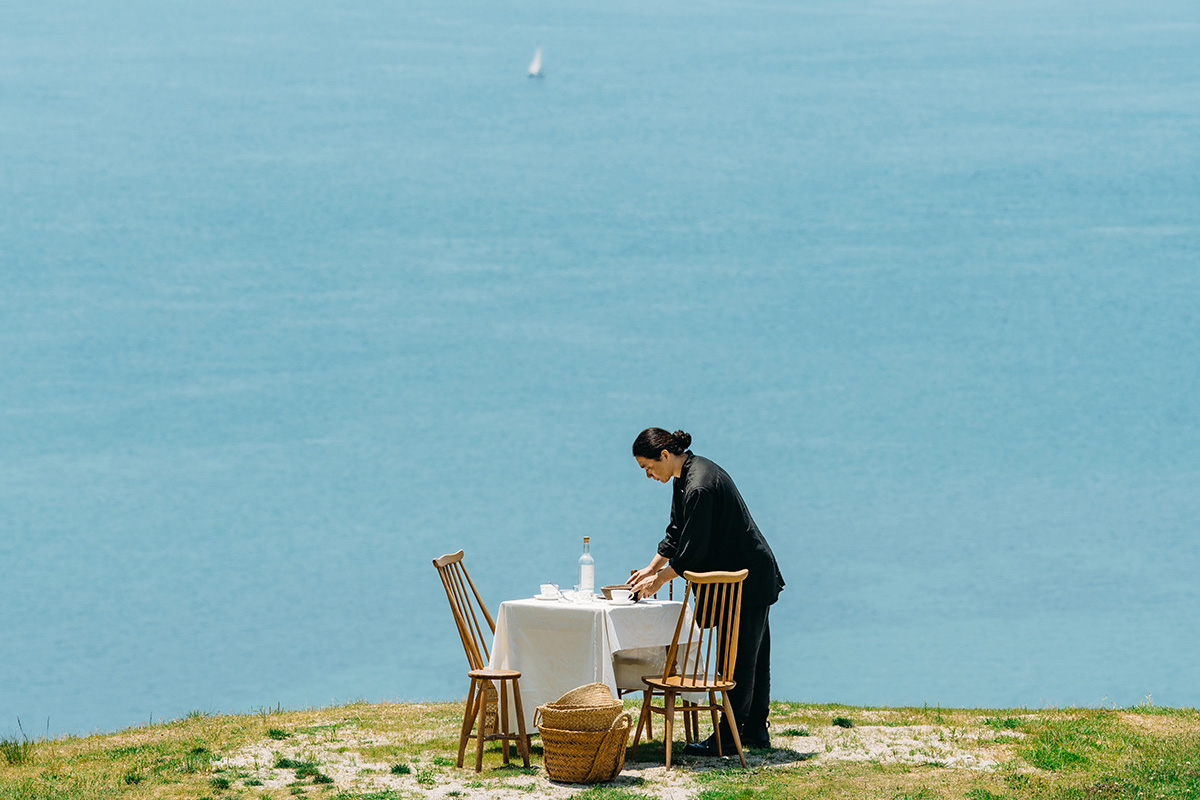 一生に一度は行きたい！ 見渡す限り海の絶景カフェ〈belk〉