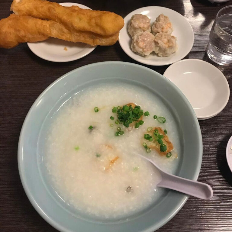 横浜中華街の〈謝甜記 本店〉のお粥