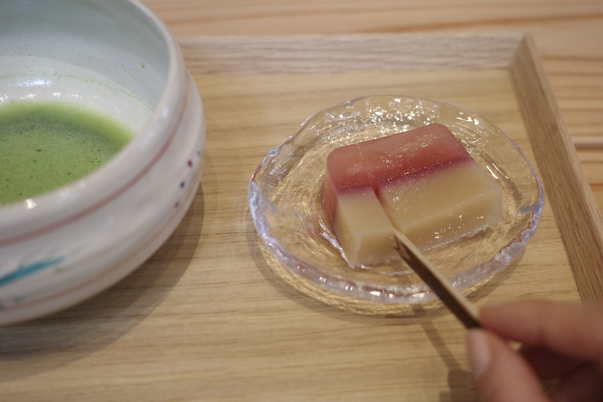 お菓子は季節によって変わる。