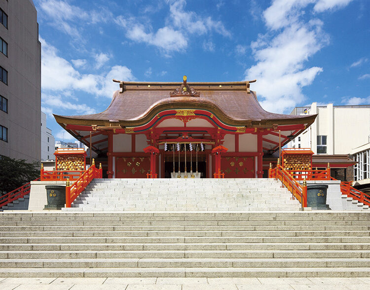 金運や仕事運をアップさせたい！ 効果絶大な開運神社17選｜東京・新宿〈花園神社〉の酉の市、ほか