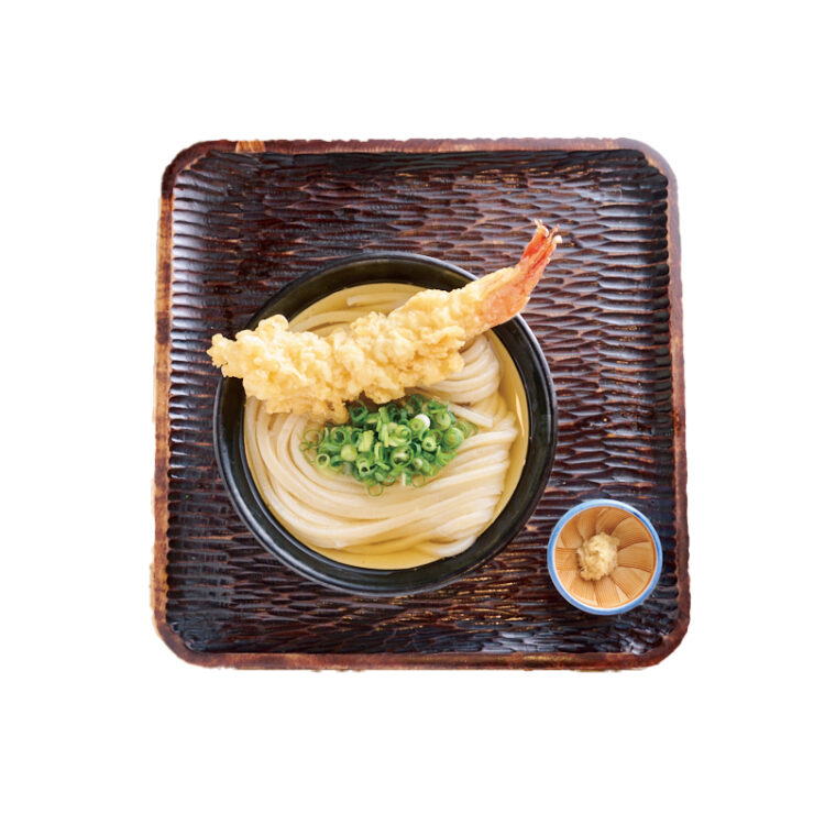 冷やかけ（500円）にはボリューム満点の海老天（400円）を。