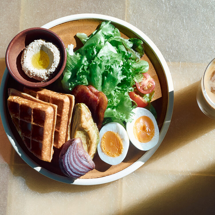 日本一美味しい学食も。モデル・斉藤アリスが巡った体が喜ぶカフェ8選｜東大の絶品学食、手話で繋がるカフェ、開放的なカフェほか