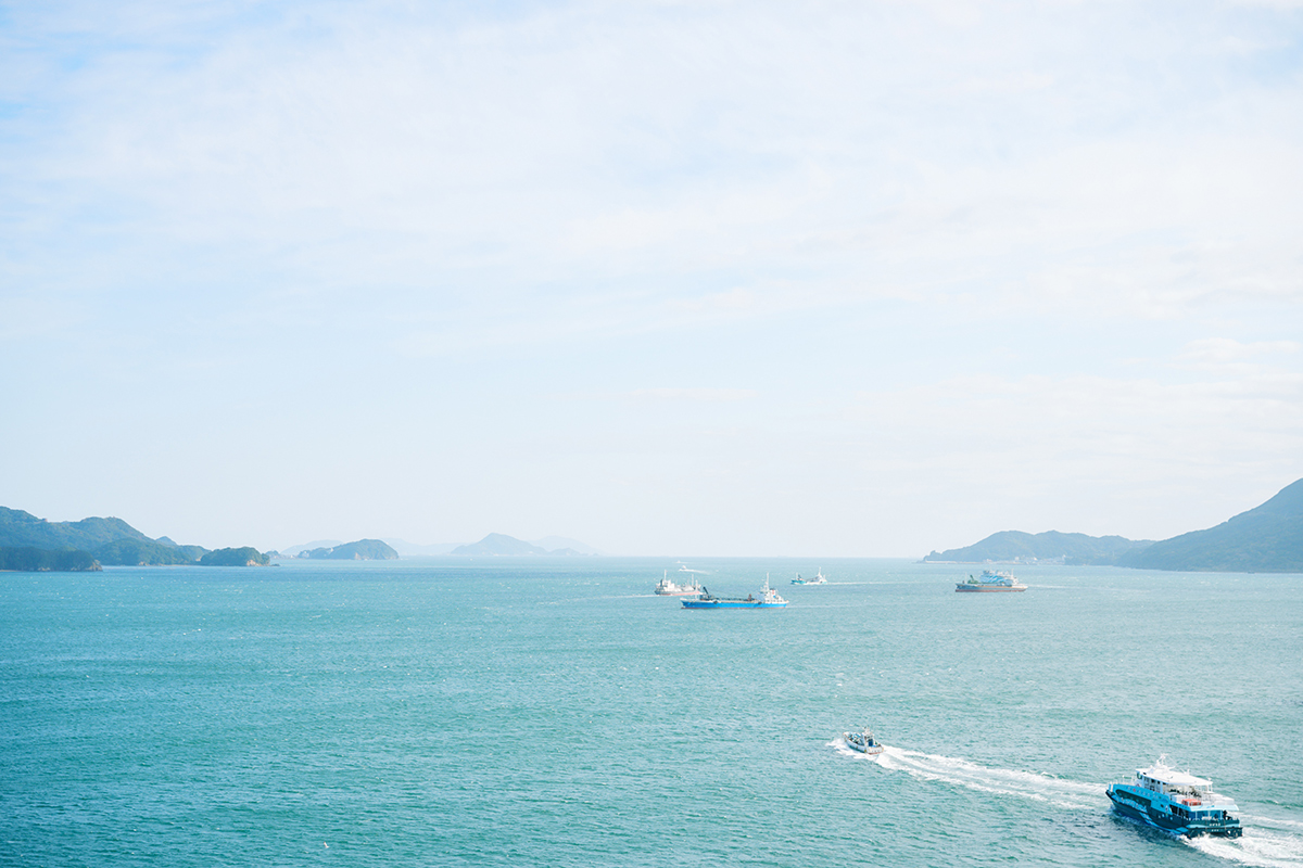 三重県鳥羽市の海岸風景