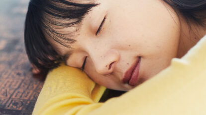 「疲れてる？」って聞かれたら“老け顔サイン”かも。睡眠の専門家が教える、美肌を育てる睡眠の取り方