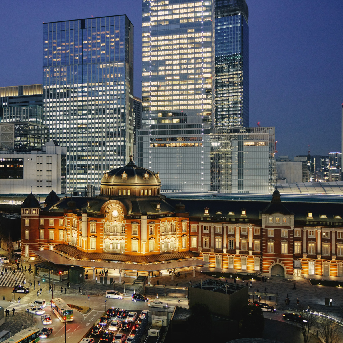 夜の東京駅