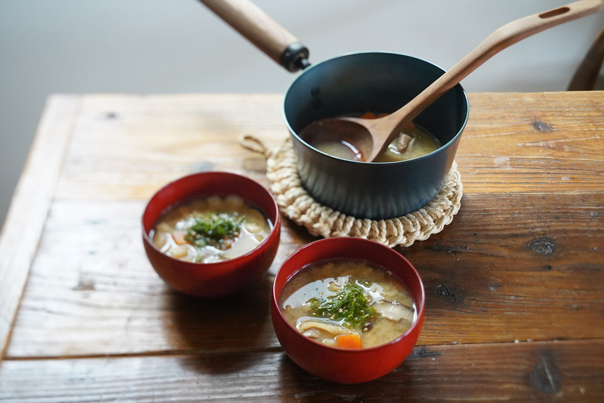 味噌汁に特化!? 鉄分が摂れて、おいしい味噌汁が作れる専用鍋の実力