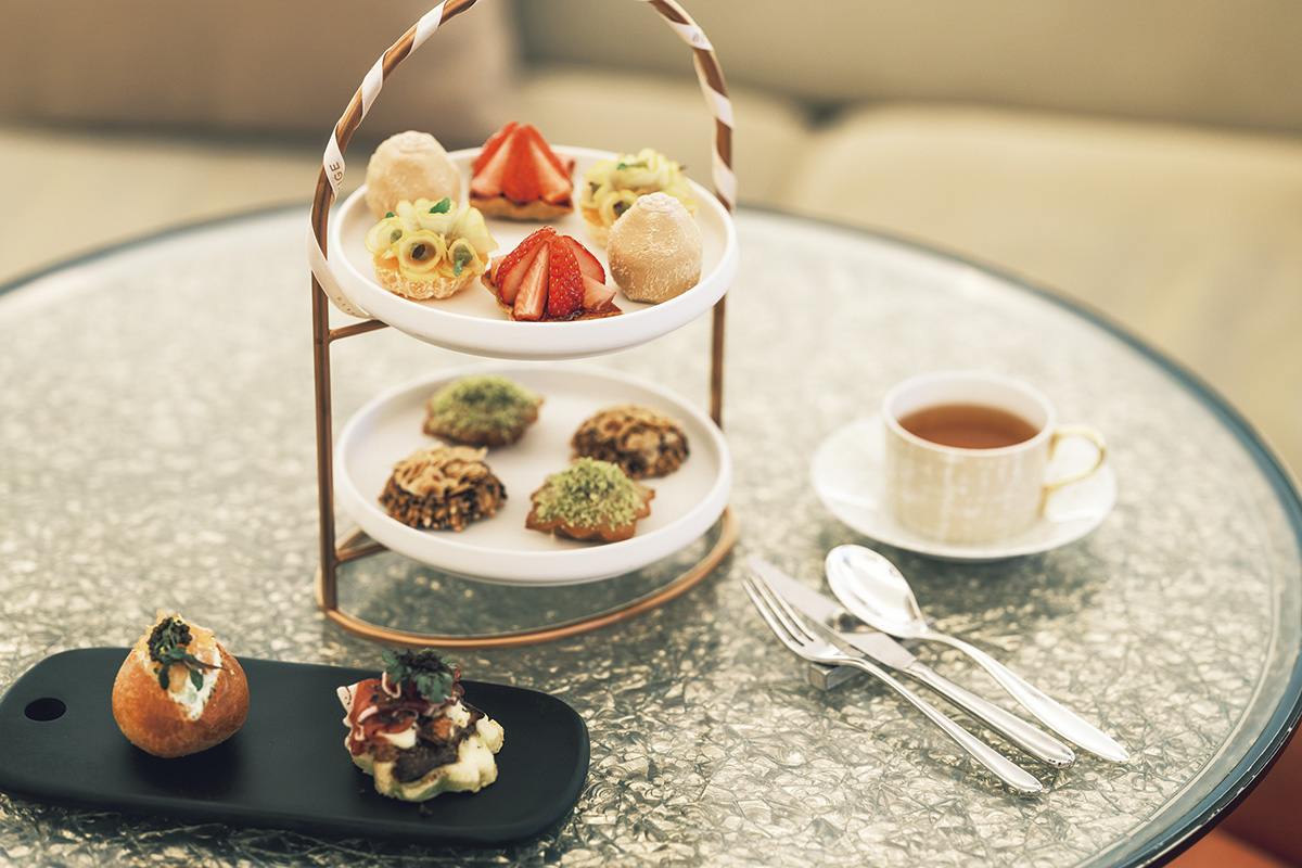Beige Alain Ducasse Tokyo