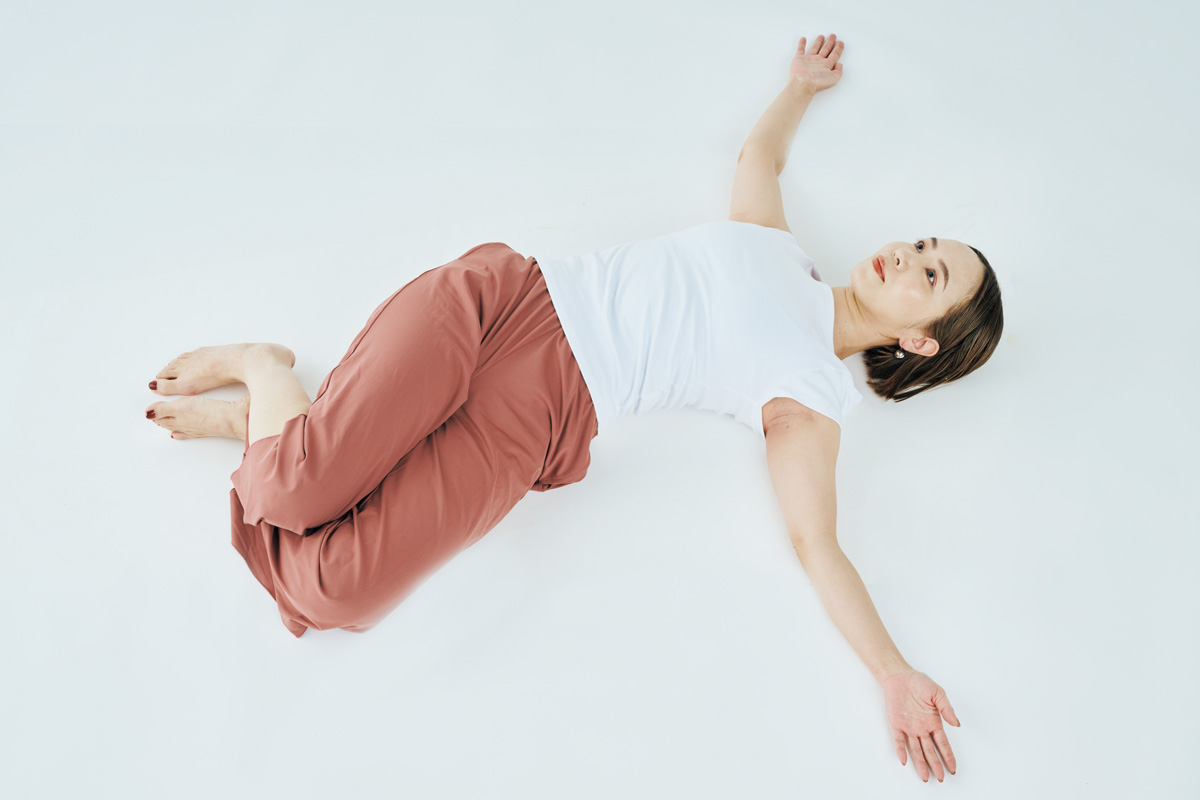 カラダの不調は朝晩10分で整える。簡単ヨガポーズ5選