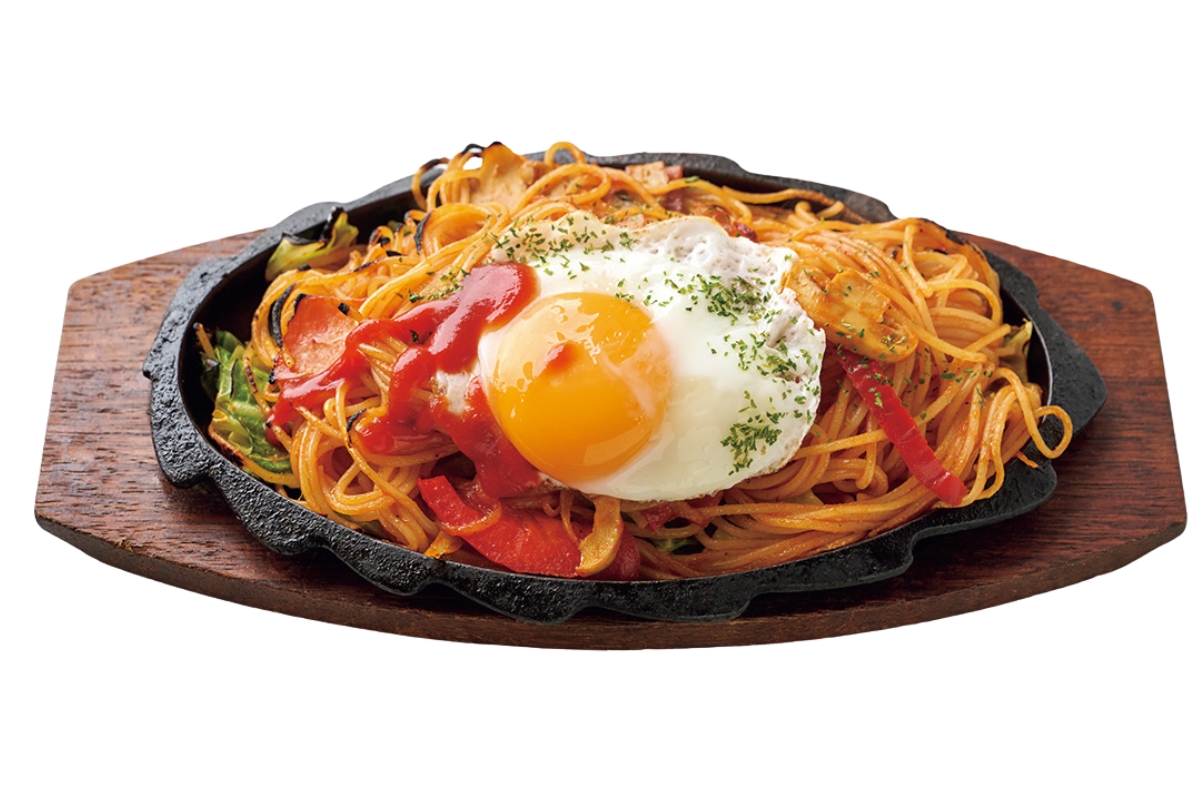 〈珈琲 ぶんぶん〉のナポリタン