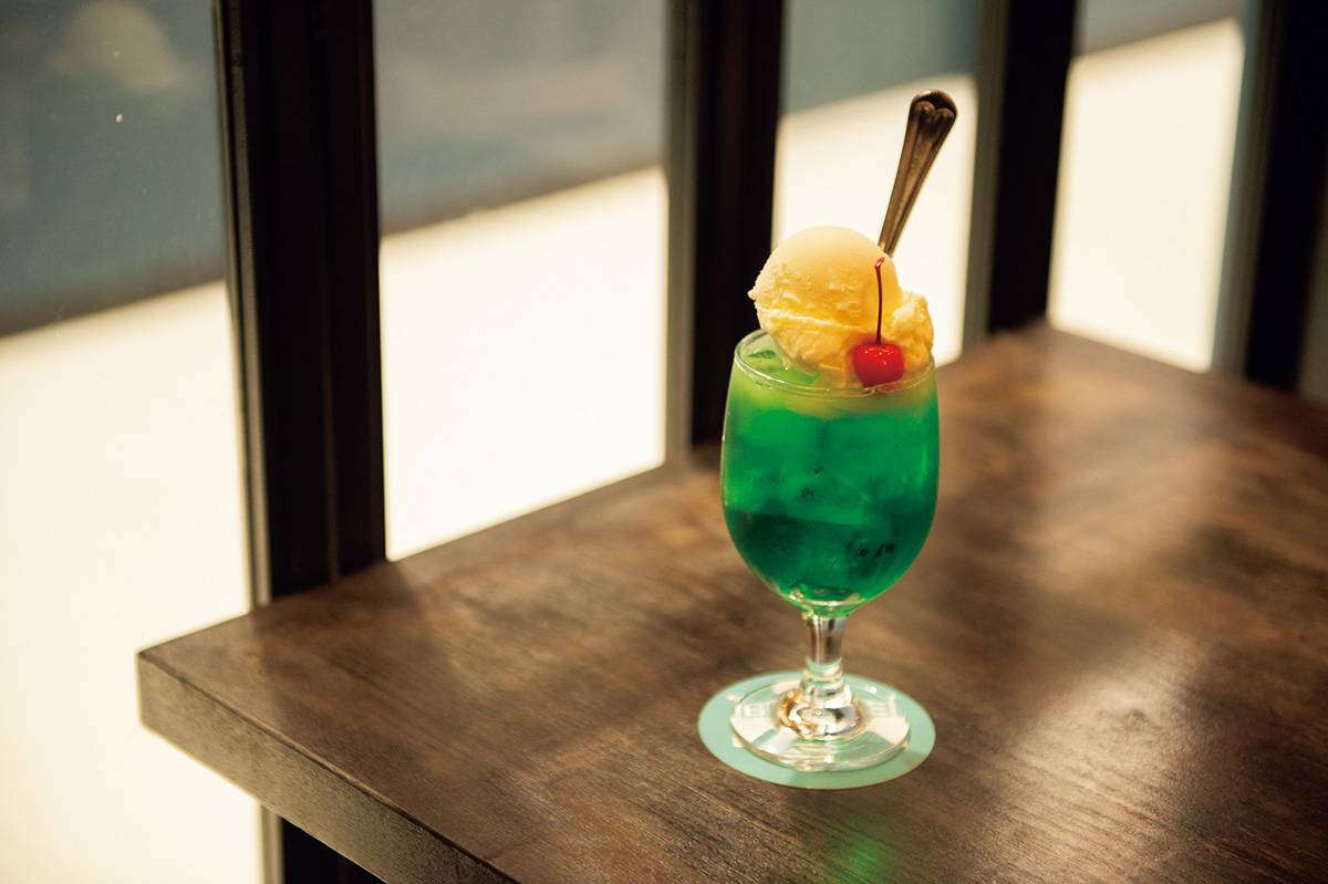 銀座〈ブリッヂ〉の「クリームソーダ」1,100円