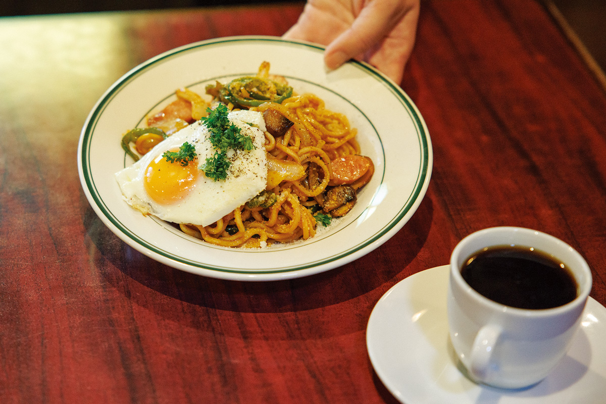 京都の喫茶ジャニーのナポリタン