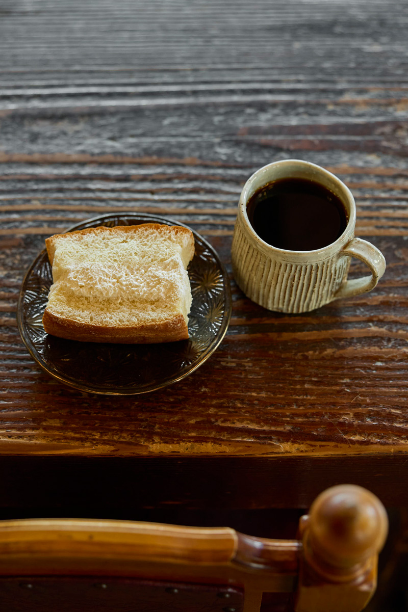 松本市の珈琲茶房 かめのやの牛乳パンとコーヒー