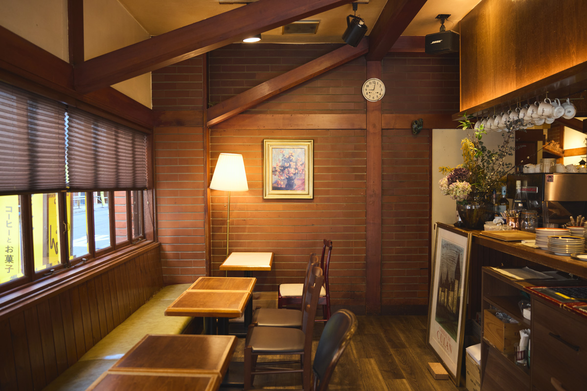 〈ぽえむ〉高円寺店の店内