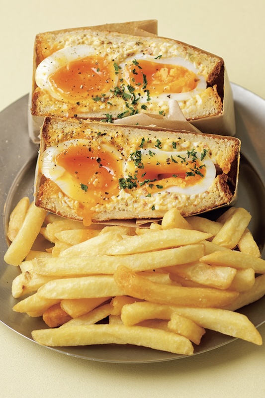 【全国】わざわざ行く価値あり！とにかく美味しい卵料理17選｜日本一に輝いたオムライス、あの俳優が愛する玉子サンドほか